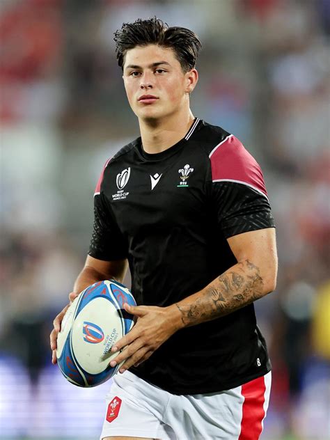 Rees Zammit: Welsh Rugby's Rising Star