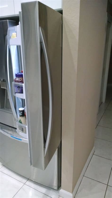 Refrigerator Door Hits Wall: 4,000+ Homes Suffer Daily