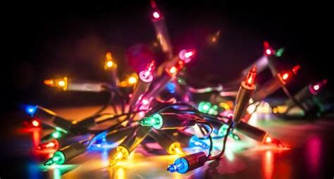 Regular Christmas Lights vs LED: 9 Essential Differences to Consider