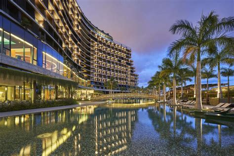 Renaissance Resort e Casino: Um Oasis de Luxo e Entretenimento no Coração da Praia de Palm