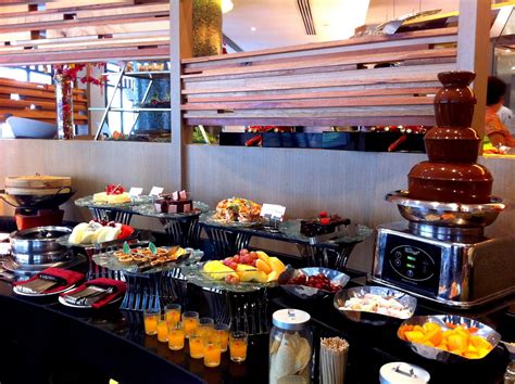 Rendezvous Hotel Singapore Buffet: A Culinary Journey for the Senses