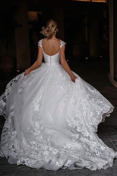 Rent the Perfect Dress: 3000+ Stunning Gowns for Your Dream Wedding