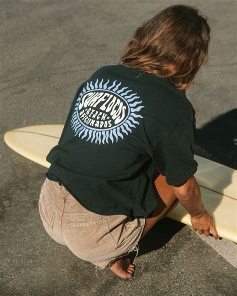 Retro Surf Shirts: A Timeless Style That Embodies the Spirit of Freedom