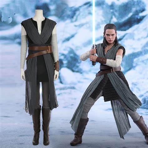 Rey's Outfit in 'The Last Jedi': A Closer Look