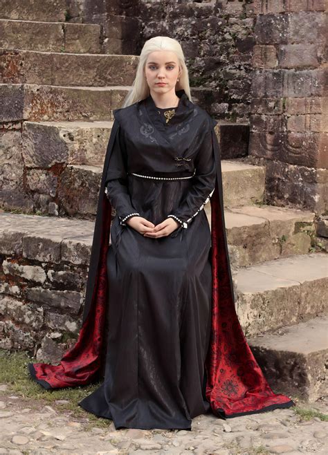 Rhaenyra Targaryen Cosplay: Embracing the Reigning Queen of Westeros