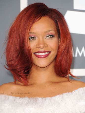 Rihanna Nostalgic and Charming Mid-length Body-wave Glueless Lace Human Hair Wig 12 Inches