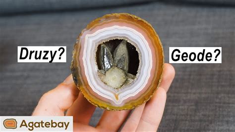 Ring Geode VS Druzy Geode: 4 Key Differences to Know in 2025