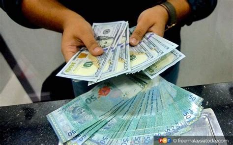 Ringgit Plunges to 1998 Lows, Hitting RM4.50