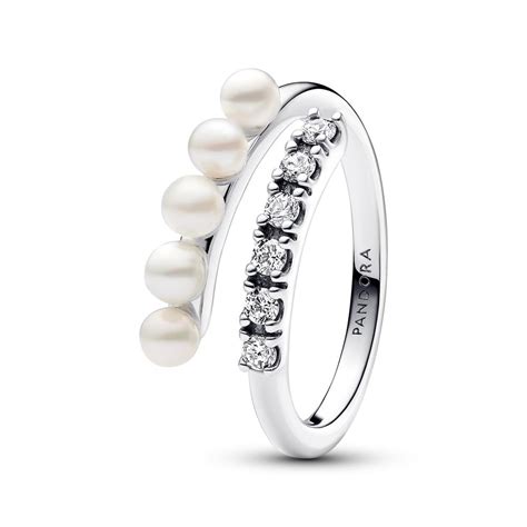 Rings with Crystals: A Timeless Tradition