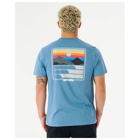 Rip Curl Shirts: A Stylish and Functional Choice for Water Enthusiasts