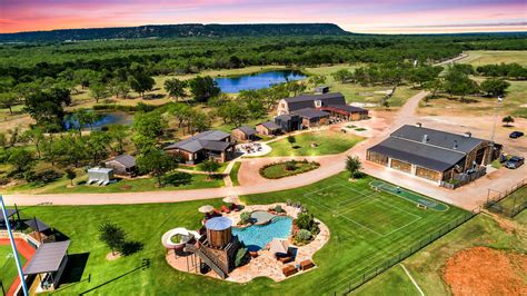 Rocker B Ranch: A Retreat of Exquisite Charm and Equestrian Excellence