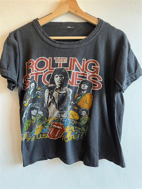 Rolling Stones Tour T-Shirts: A Definitive Guide to Acquiring the Perfect Souvenir