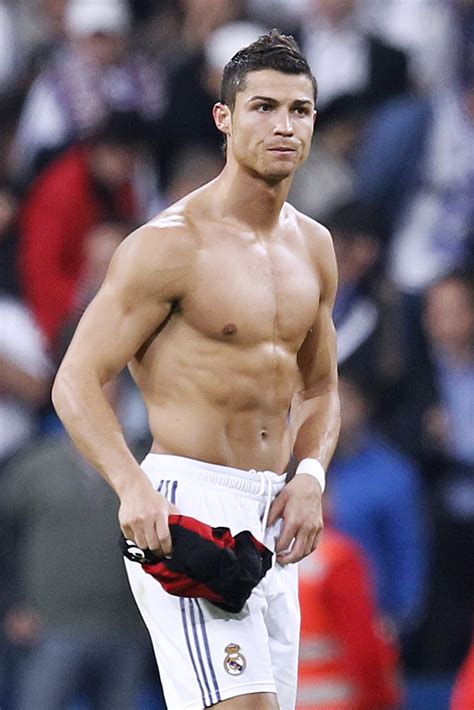 Ronaldo Without Shirt: A Symbol of Raw Physicality and Inspiration