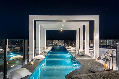 Rooftop Pool and Lounge: