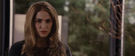 Rosalie Hale in Breaking Dawn: A Comprehensive Guide