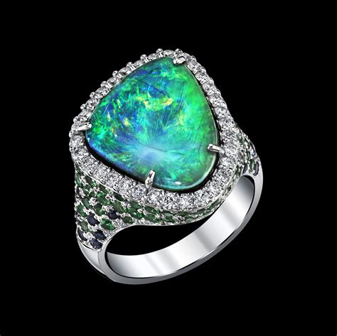 Rosasite: The Rare Gemstone That's Captivating Jewelry Designers Worldwide