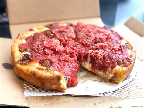 Rosati's Pizza: A Comprehensive Guide to the Iconic Chicago Deep Dish