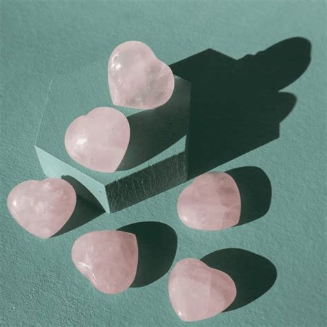 Rose Quartz Hearts: A Guide to the Healing Power of Love