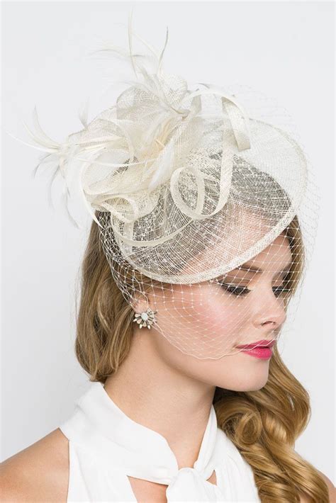 Round and Fluffy Headpiece: