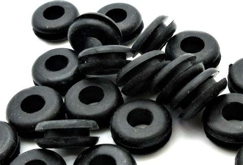 Round grommets: