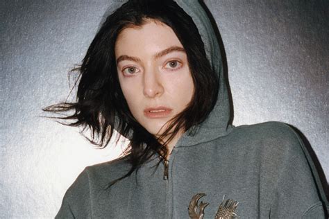 Royals: A Comprehensive Guide to Lorde's Reign in the Music Industry