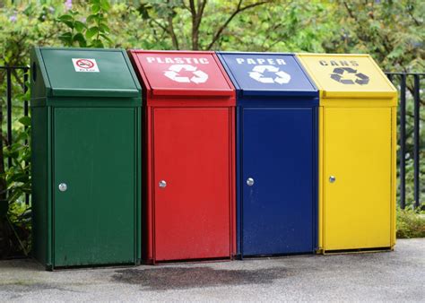 Rubbish Bin Singapore: 3 Essential Types & 10 Innovative Uses