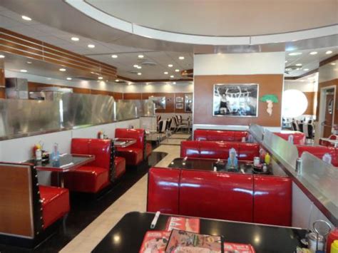 Ruby's Diner (92% Google Ratings):