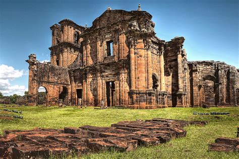 Ruinas... Kindle Editon