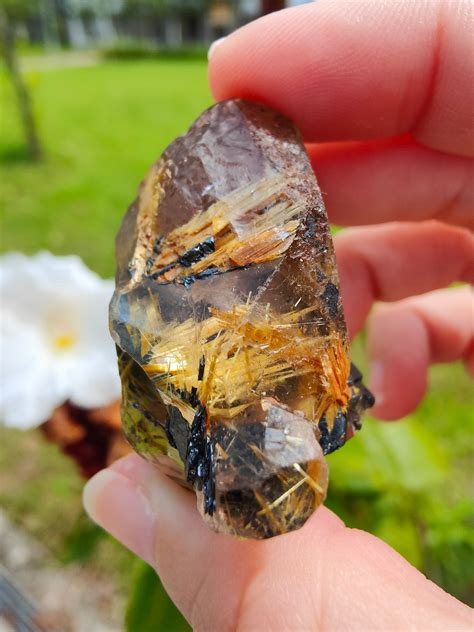 Rutilated Quartz: The Stone of Manifestation and Amplification