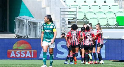 São Paulo x Palmeiras Feminino: Um Clássico Aquece a Disputa pelo G-4 do Brasileir&ati