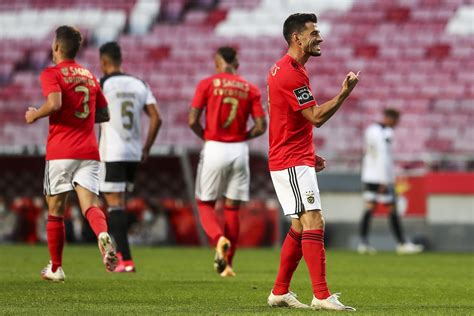 SC Farense 1 - 3 Benfica: Um Clássico Acontece no Sul de Portugal