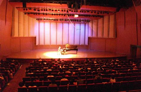 SCO Concert Hall: A 2010 Masterpiece with 1,900 Seats