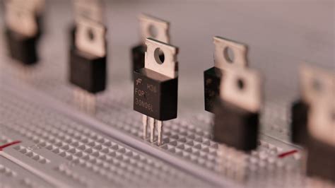 STPS20L25CT: A Comprehensive Guide to Affordable and Efficient Transistors