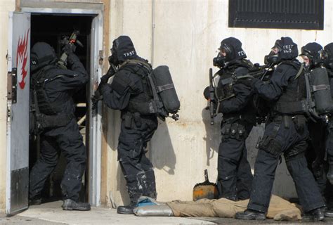 SWAT: Specialized Weapons And Tactics