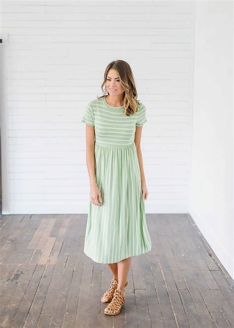 Sage Midi Dress: A Timeless Fashion Fix