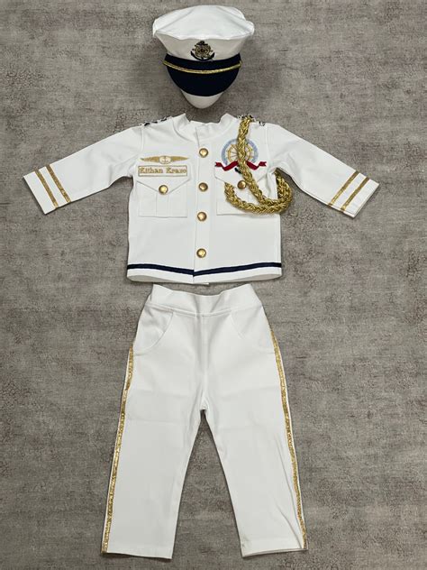 Sailor Captain Costume: Embody the Spirit of Adventure