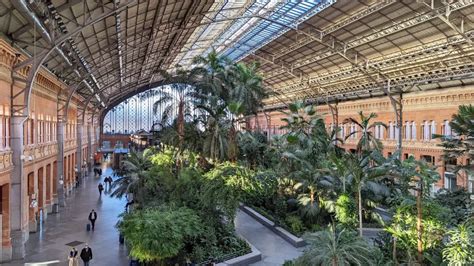 Saliendo De La Estacion De Atocha Leaving The Atocha Station Spanish Edition Kindle Editon