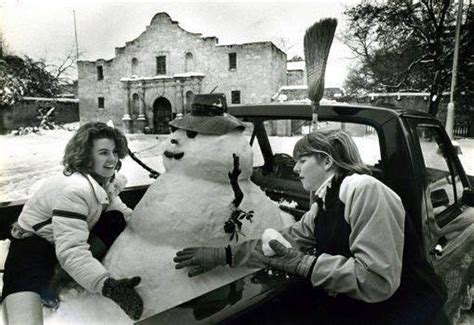 San Antonio 1985: Um Retrato da Cidade em Transformação