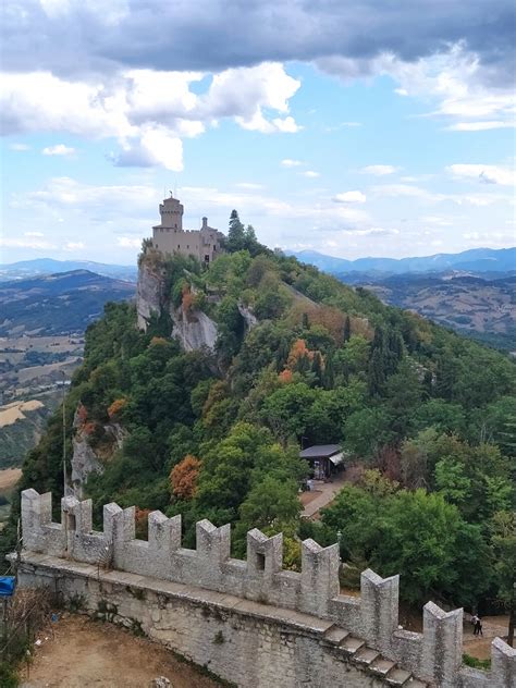 San Marino: Una Terra di Antica Libertà e Bellezza