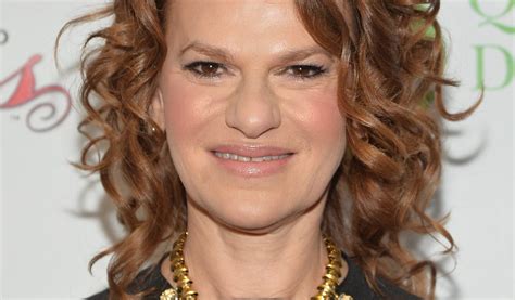 Sandra Bernhard's Net Worth: An Inside Look at the Comedian's Fortune