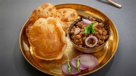 Sanjeev Kapoor`s Traditional Indian Cuisines Punjabi Reader