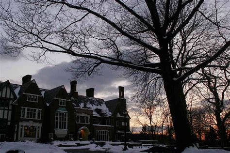 Sarah Lawrence College Acceptance Rate: A Historical Perspective