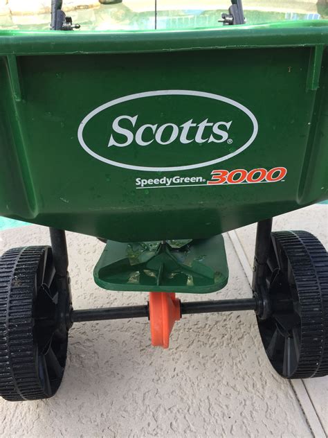 Scott's Fertilizer Spreader 3000: Elevate Your Lawn Care with Precision and Efficiency