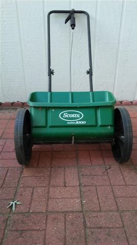 Scotts Fertilizer Spreader 1000: Enhancing Your Lawn's Health with Precision