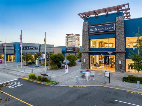 Seattle Premium Outlets: Your Gateway to Designer Brands at Unbeatable Prices