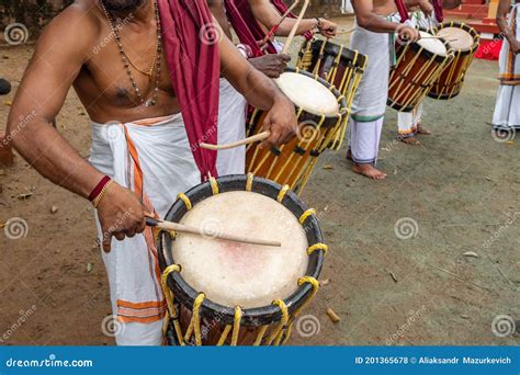 Sek Indian: A Comprehensive Guide to the Traditional Art of Indian Drumming