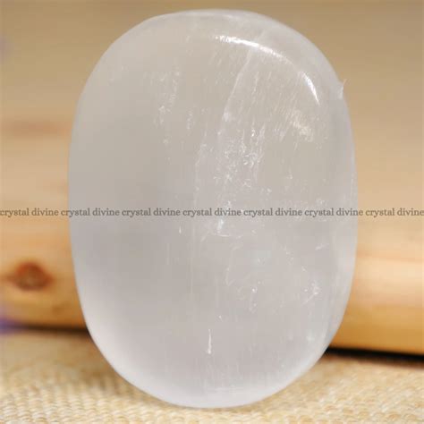 Selenite Stone: The Crystal That Cleanses, Protects, and Inspires