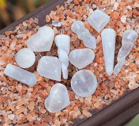 Selenite Stone Meaning: A Comprehensive Guide to its Benefits, Uses, and Properties