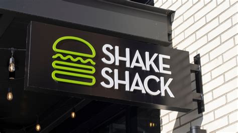 Shake Shack Stock Soars 14% in 2023: A Bullish Bet on Fast Casual