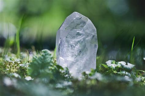 Shaped Crystals to Shine Bright in 2025: VS Natural Crystals